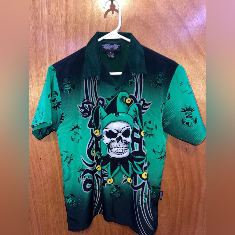 Silver Point Short Sleeve Button Up-Size M